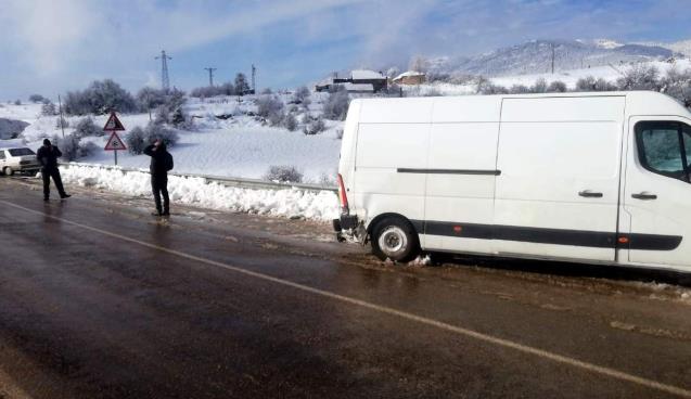 Karabük’te trafik kazası: “Biri bebek 3 yaralı”