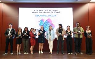 Ödüller sahiplerini buldu