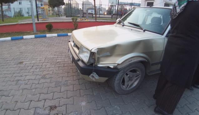 Seyir halindeki motosiklete çarptı..