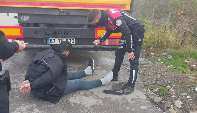 Polis den kaçtı ama...