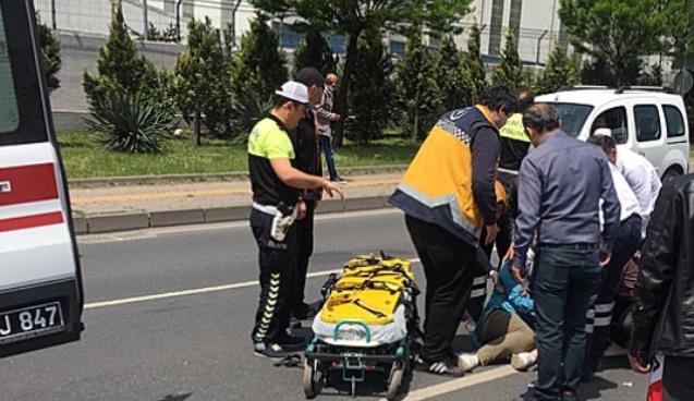 Otomobil anne ve 3 çocuğuna çarptı….