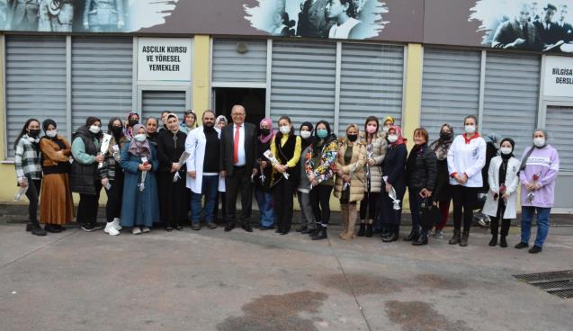 BAŞKAN POSBIYIK, KURSİYER KADINLARIN GÜNÜNÜ KUTLADI