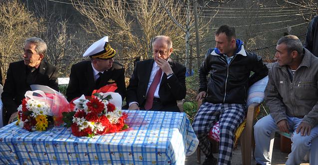 ASKERLERE MORAL VERDİLER...