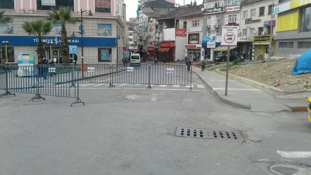 iş bank ptt kavşağı kapatıldı