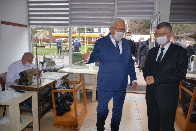 VALİ BEKTAŞ, BELEDİYE MASKE ÜRETİM TESİSİNİ İNCELEDİ