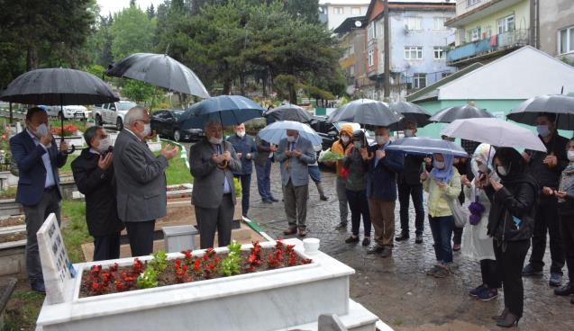 YAMAN CİVAN, MEZARI BAŞINDA ANILDI