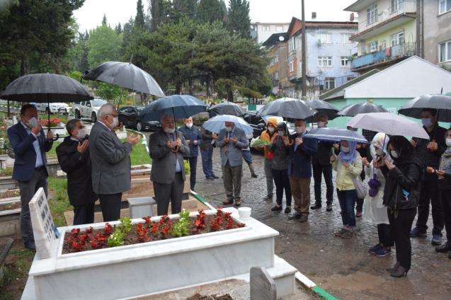 YAMAN CİVAN, MEZARI BAŞINDA ANILDI