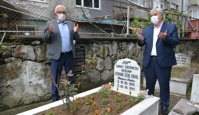 OSMAN ZEKİ ORAL, MEZARI BAŞINDA ANILDI