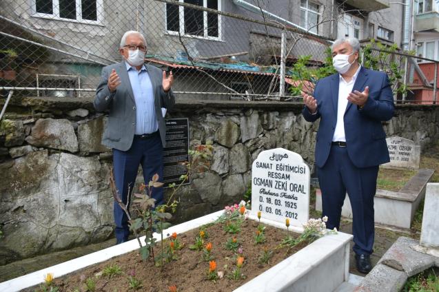 OSMAN ZEKİ ORAL, MEZARI BAŞINDA ANILDI