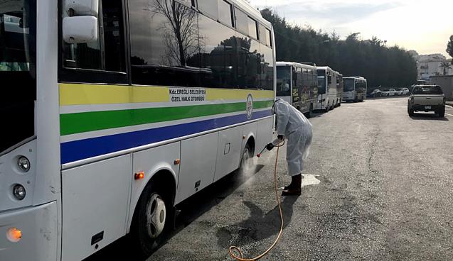 Çocuk parkları, halk otobüsleri,duraklar ilaçlandı...