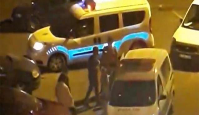 İçkili mekan önünde kavga