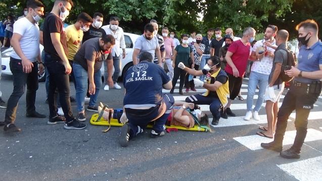 Yaya geçitinden yürürken otomobil çarptı