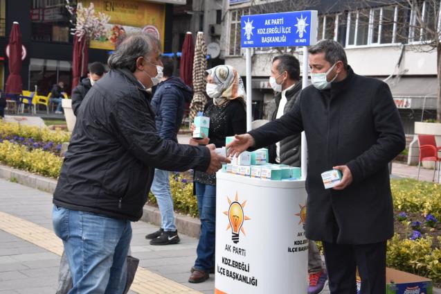 BOZKURT VE PARTİLİLER, HALKIN KANDİLİNİ KUTLADI