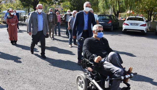 BOZKURT: “ENGELLİLERİMİZİN EMRİNDEYİZ”