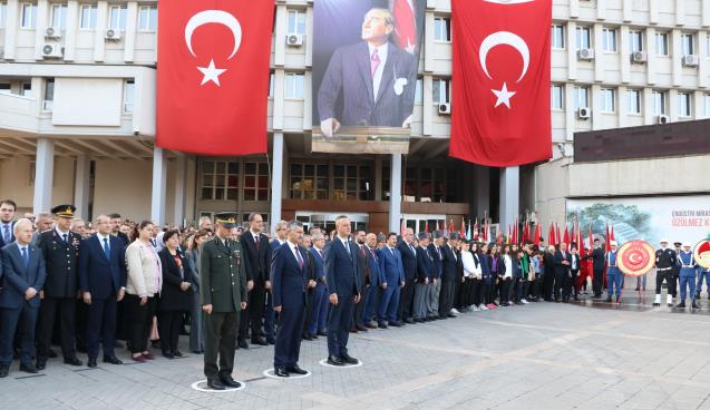 Cumhuriyetin ilk vilayeti Ata'sını andı