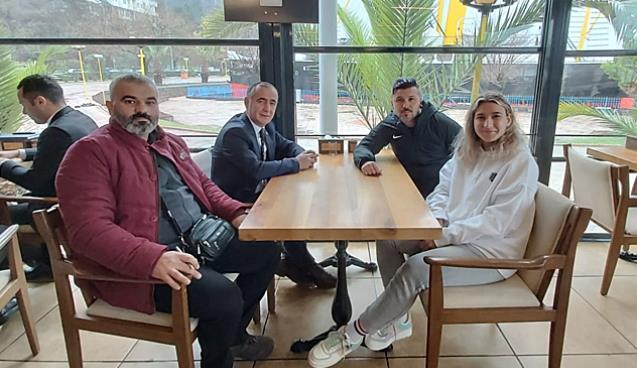 Ece'den selam var...