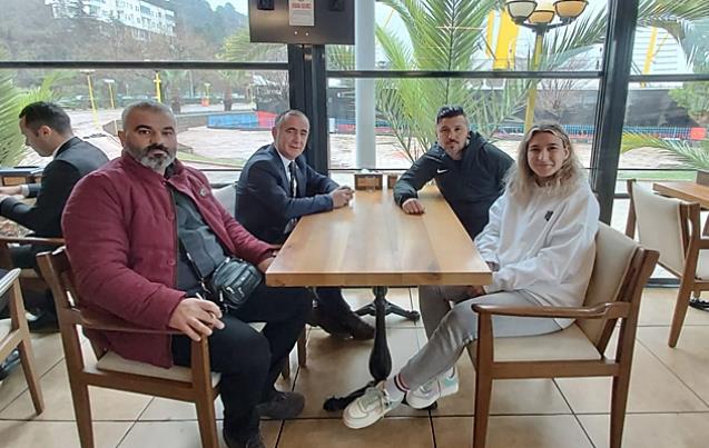 Ece'den selam var...