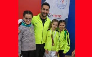 Çilek Eskrim madalyalarla geldi…