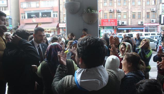 Roman vatandaşlardan karton toplama tepkisi