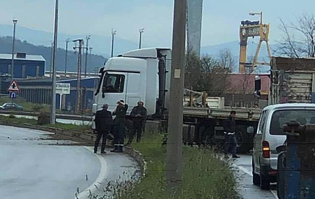 Orta refüje çıkarak durabildi…
