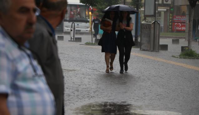Vatandaşlar etkili olabilecek yağışlar için uyarıldı