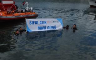  Denize bu kez temizlik için daldıla