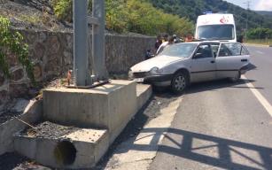 Direğe çarpan araçta ki 4 kişi yaralandı…