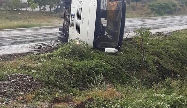 Maden işçilerini taşıyan otobüs devrildi: 9 yaralı…