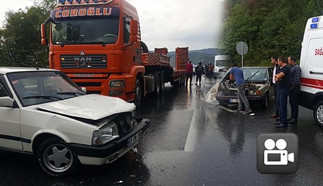 Su birikintisini fark edemedi… 3 araç birbirine girdi…