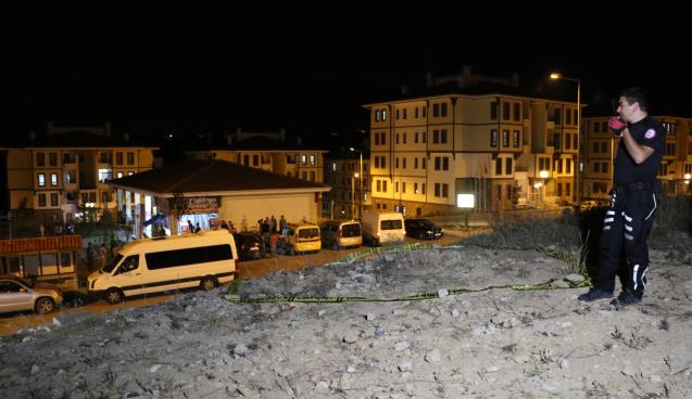 Tartıştığı kişiyi vurmak isteyen şahıs iki kişiyi yaraladı