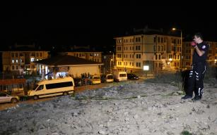 Tartıştığı kişiyi vurmak isteyen şahıs iki kişiyi yaraladı