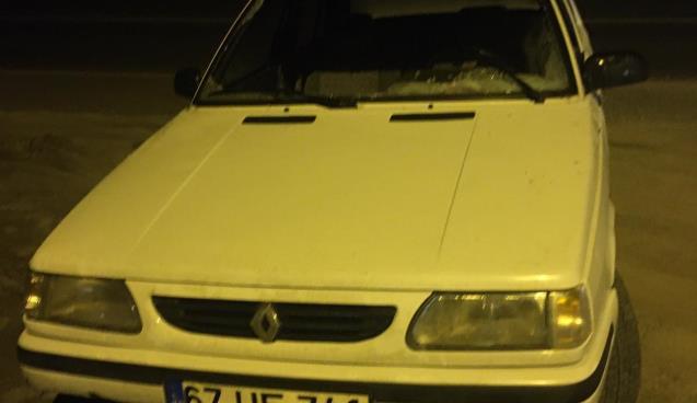 Direksiyon hakimiyetini kaybetti.. su kanalına düştü..