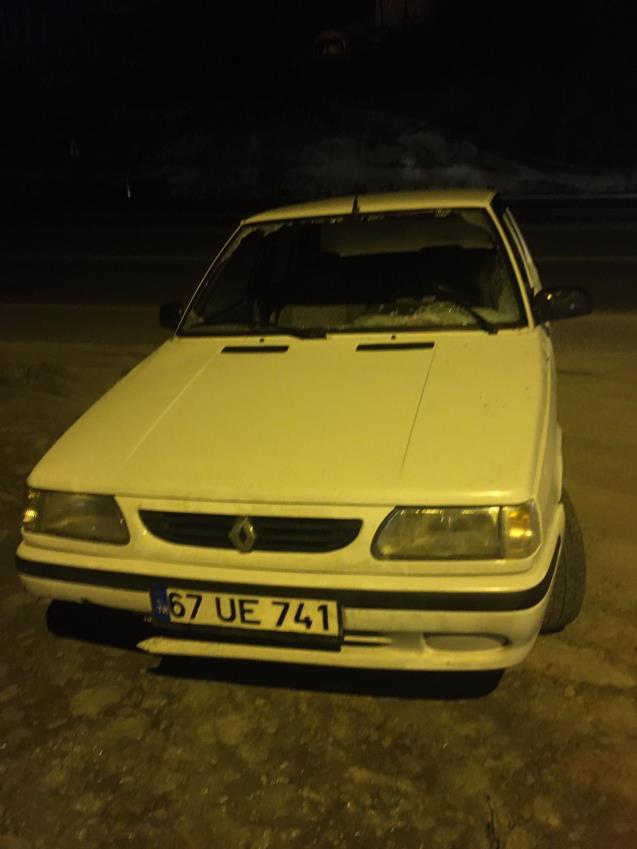 Direksiyon hakimiyetini kaybetti.. su kanalına düştü..