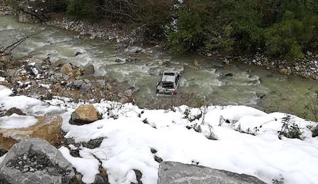 Yaralı kurtuldu, sürünerek yola çıktı…