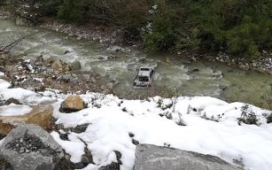 Yaralı kurtuldu, sürünerek yola çıktı…