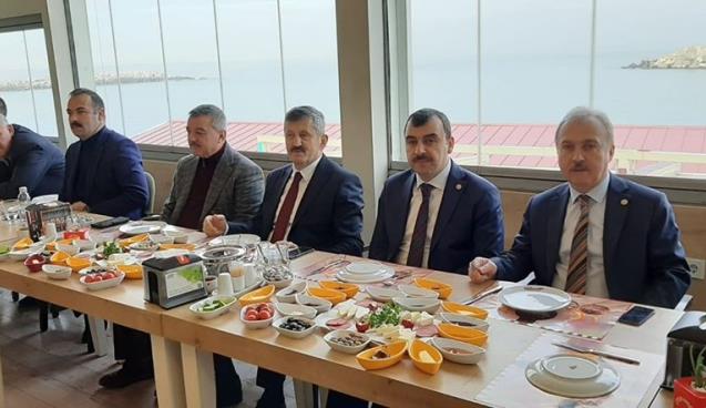 AK Parti heyeti, 2020 yatırımlarını gazetecilere açıkladı