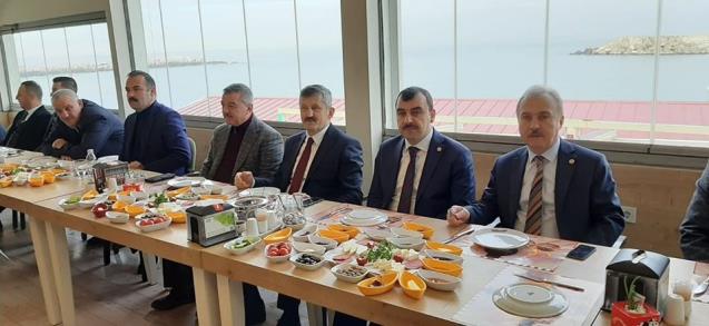 AK Parti heyeti, 2020 yatırımlarını gazetecilere açıkladı