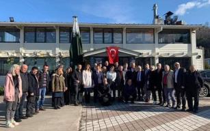 AK Parti teşkilatı 10 Ocak’ta gazetecilerle buluştu