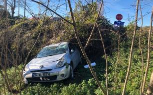 Yoldan çıkan otomobil fındık tarlasına uçtu: 1 yaralı
