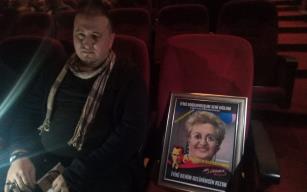  Annesinin anısını yaşatmak için her oyunda 