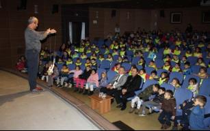 Çocuklar kukla gösterisiyle eğlendi!