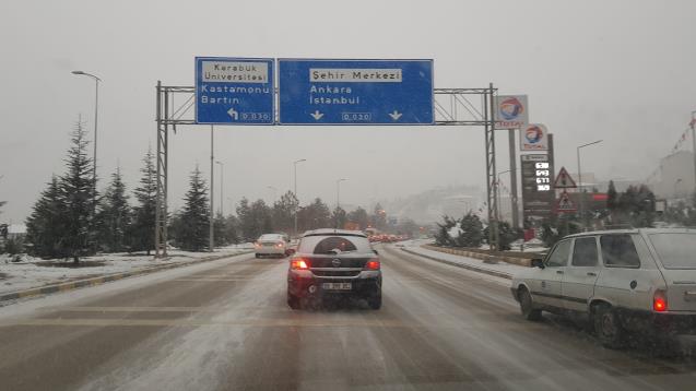 Karabük’te kar yağışı yeniden başladı