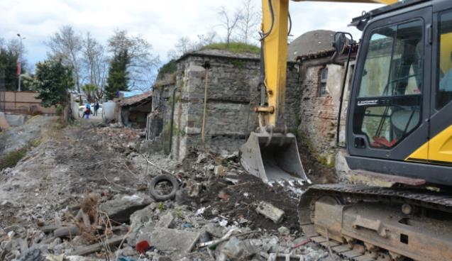 Tarihi hamamda yıkım başladı AMA!...