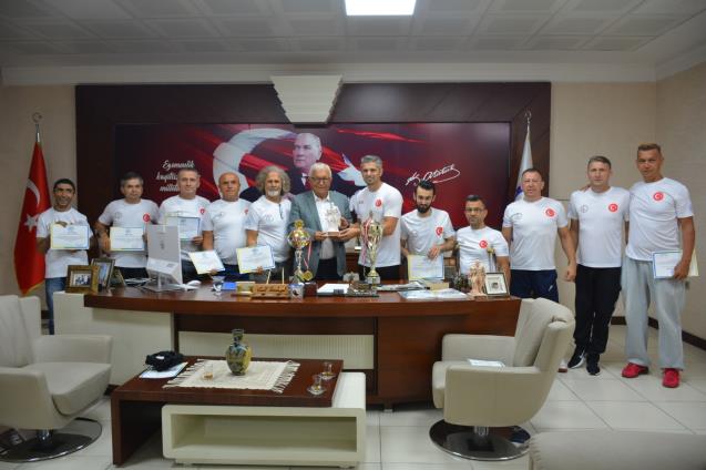 “Paravolley takımımızı yürekten kutluyorum…”