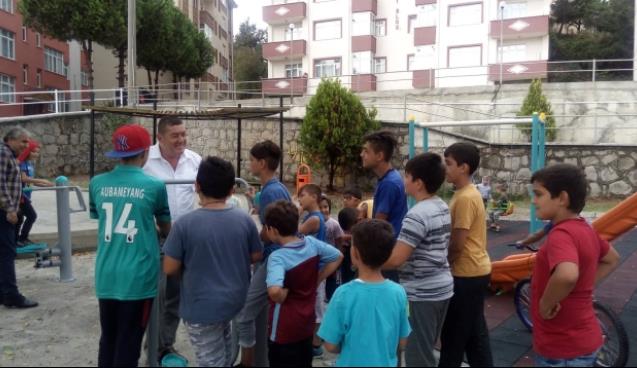 ALAPLI'DA BAŞKAN TEKİN ÇOCUKLARLA