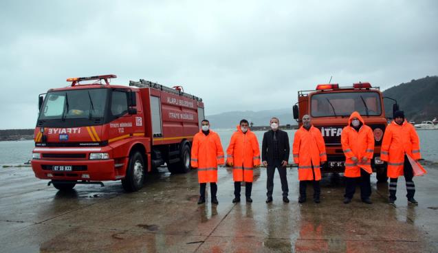 KARLI YOLLAR DENİZ SUYU İLE TEMİZLENECEK..