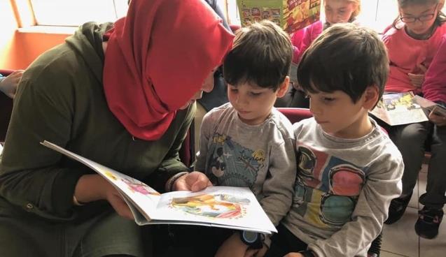 Bu kez anne ve babalar okudu…