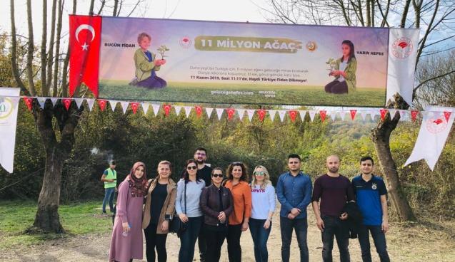 Sağlıkçılar ‘Geleceğe Nefes Ol’ kampanyasında fidan dikti