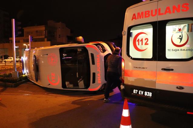 Zonguldak’ın Ereğli ilçesinde otomobille 112 ambulans