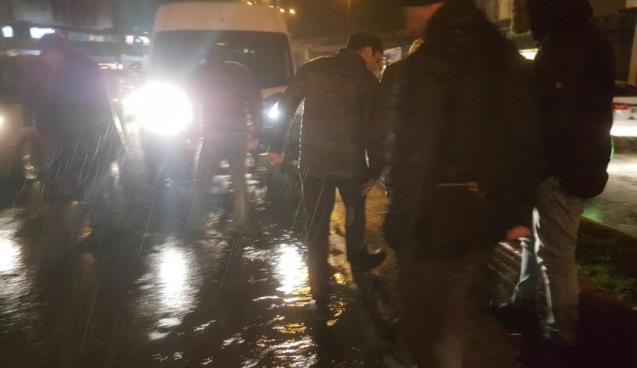  Silahını çekti... 3 el ateş etti...